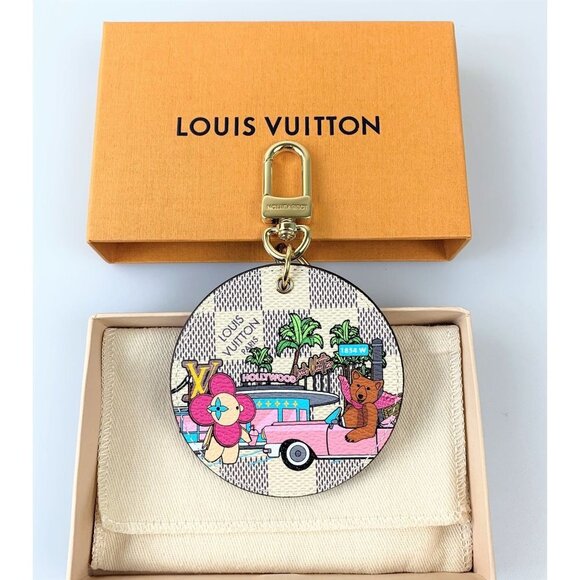 NIB Louis Vuitton Hollywood Drive xmas bag charm and key holder - Picture 1 of 9